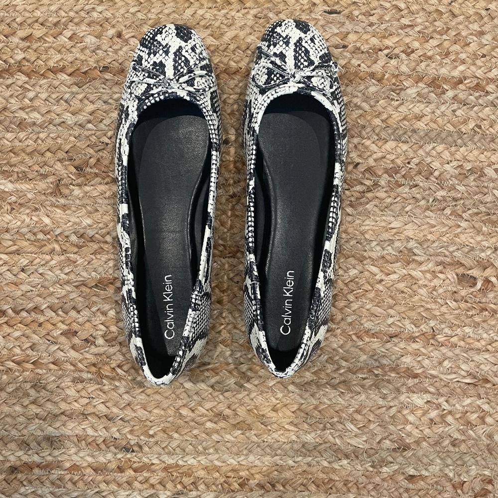 Calvin Klein *NWOT* darling ballet flats